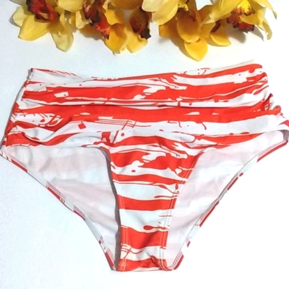 CINNAMON WHITE RUCHED HI-WAISTED BIKINI BOTTOMS - Picture 2 of 8